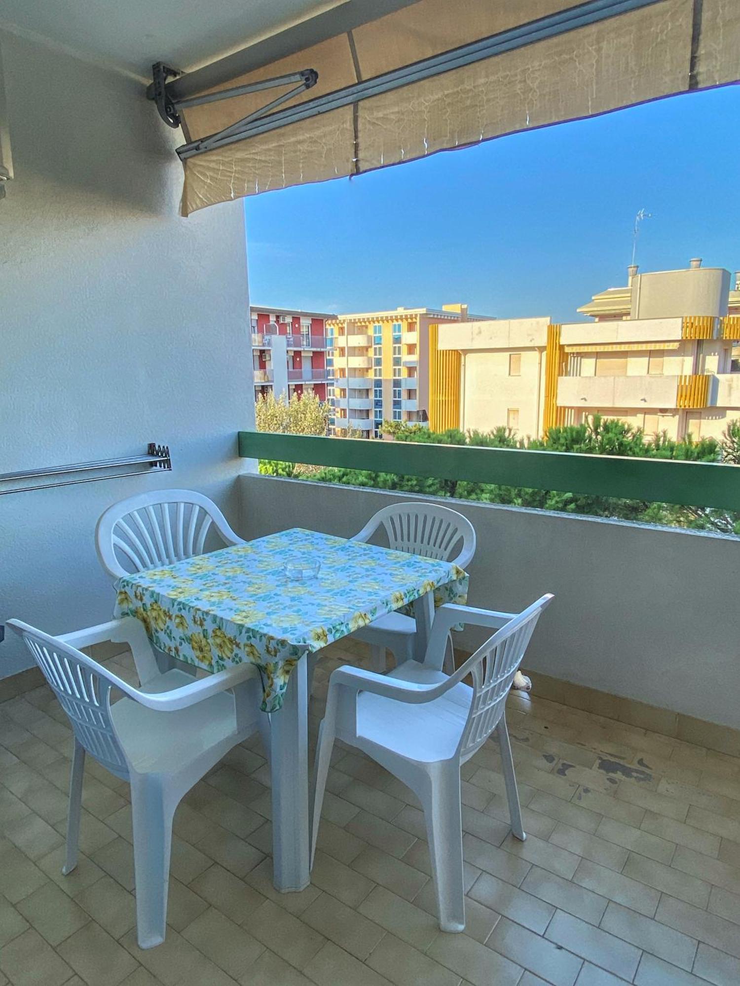 Grazioso Appartamento N 76 A 100Mt Dal Mare Bibione Exterior foto